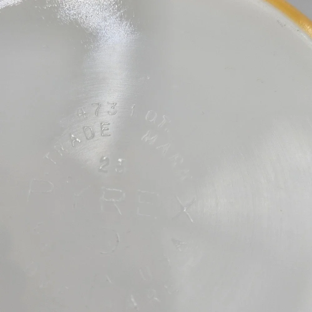 Vintage PYREX Butterfly Flower Gold Bowl Casserole Dish #473 - 1 quart
